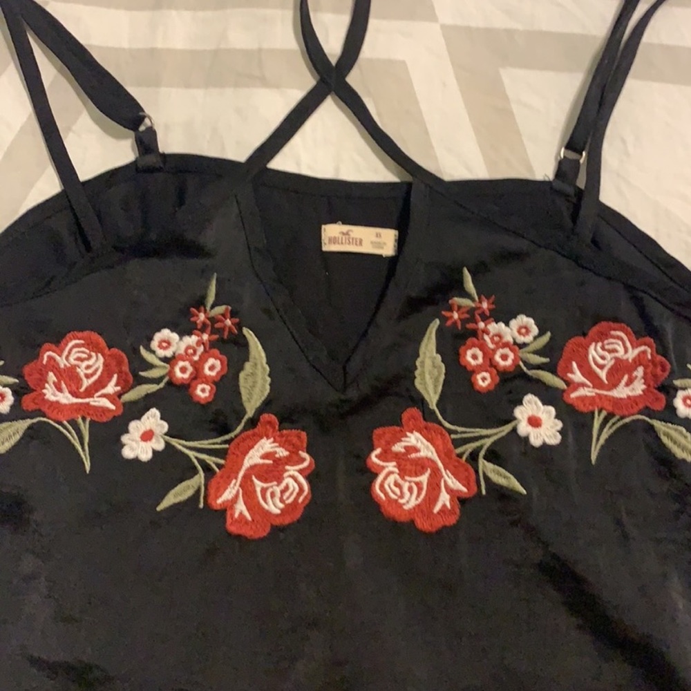 Hollister | choker halter neckline adjustable strap, floral embroidered tank top - Picture 7 of 12